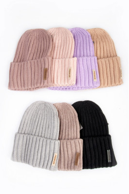 Шапка жіноча